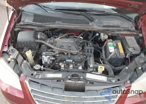 2010 Chrysler Town & Country Touring from USA, damaged, VIN 2A4RR5D1XAR404597